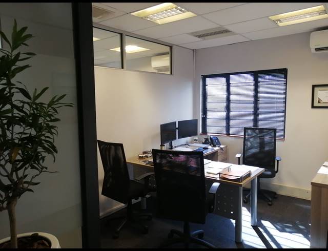 174M² OFFICE FOR SALE IN WESTVILLE